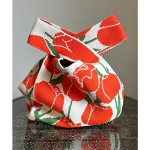 NWOT KAWN Knitted White Orange Tulip Floral Small Wristlet Tote Bag